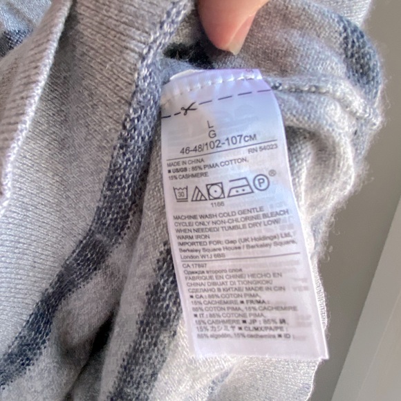 Men’s Banana Republic Pima Cotton Cashmere sweater EUC L - Picture 3 of 3